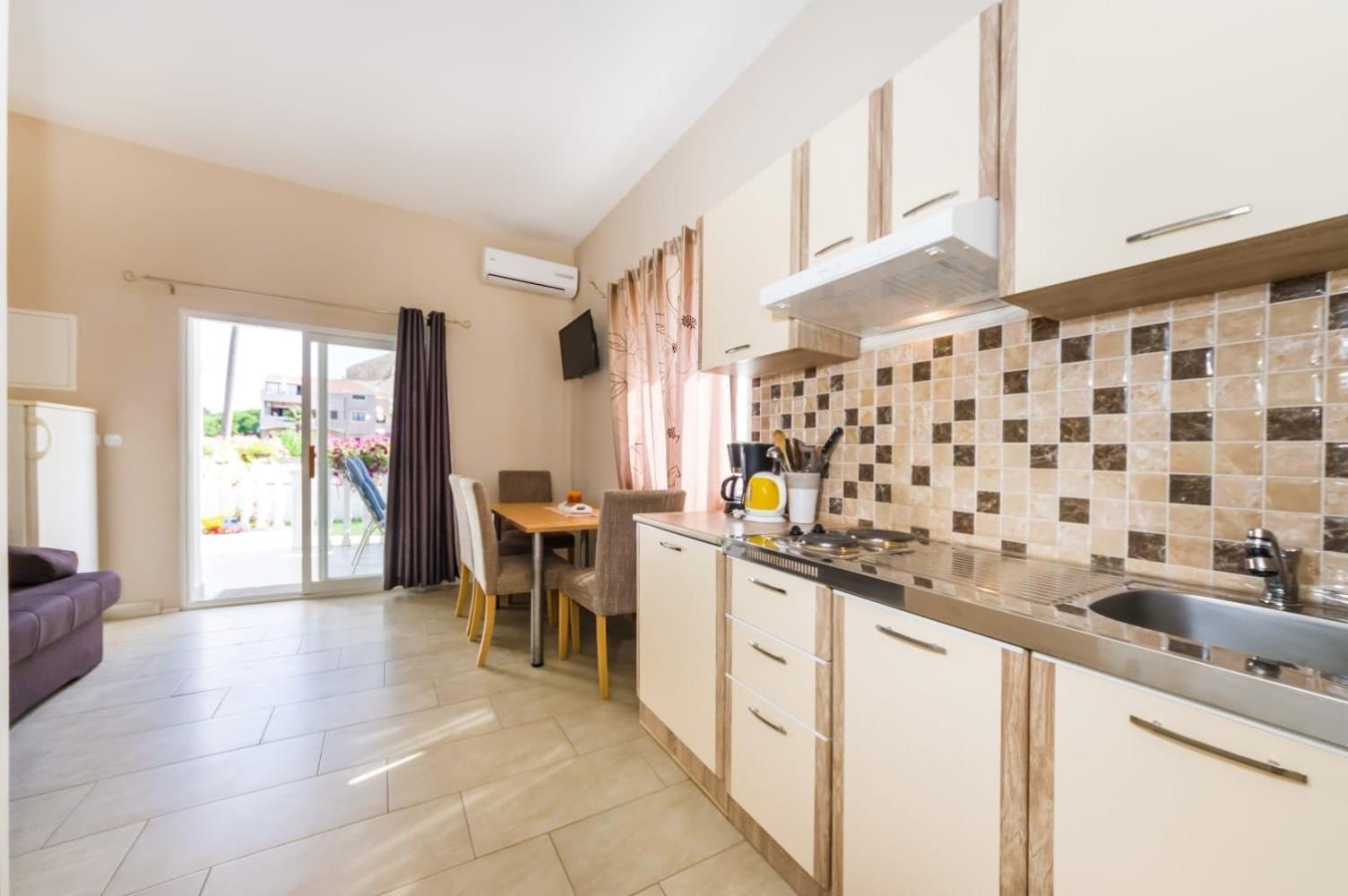 Apartments With A Parking Space Zaton, Zadar - 15000 Zaton  Rom bilde